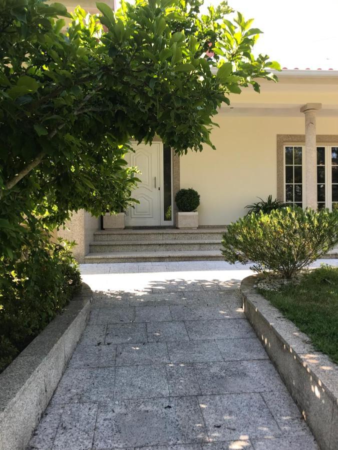 Bed and Breakfast Camelias Guimarães Esterno foto